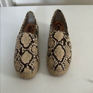 CIRCUS  by Sam EDELMAM Cream and Black Espadrilles Slip-On Shoestring